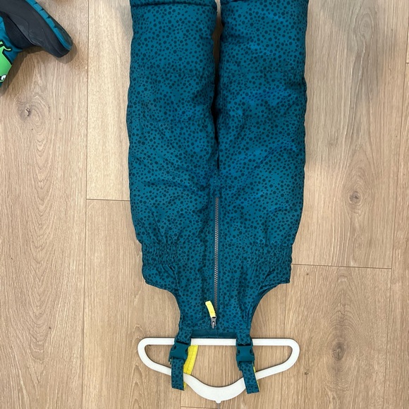 Carter’s Dino Green Dino Snowbib and  Ski Jacket. Cat & Jack snow Boots. - Picture 6 of 6